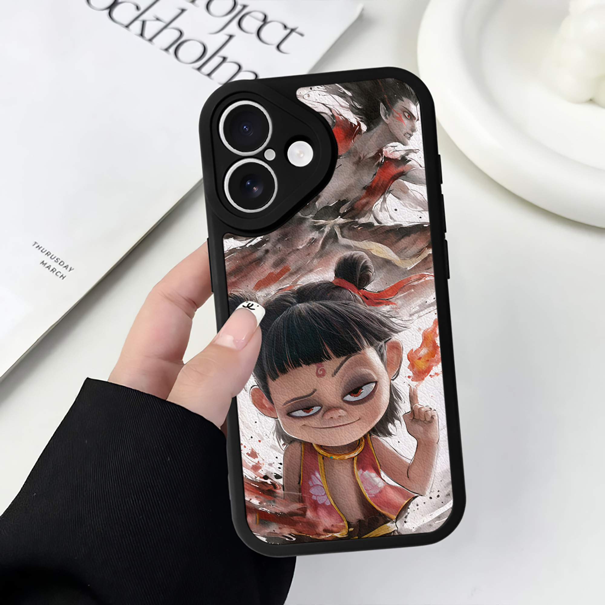 （画像用） Ne Zha 2 ナタ 魔童の大暴れ 【iPhone 16シリーズ対応】シリコンスマホケース（レザー調） 材質：シリコン